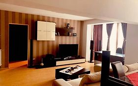 Cozy 2 Rooms Apartment Close To City Center